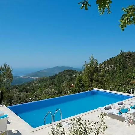 Villa Islamlar Koeyuende Luexs Balayi Villasi Korunakli Kas